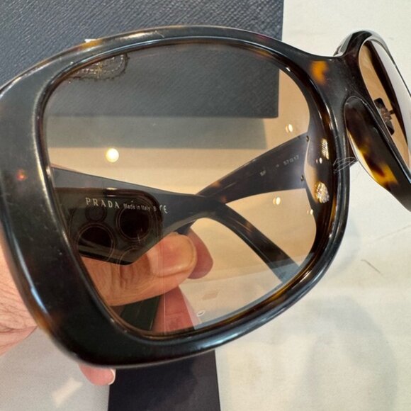 Authentic Prada sunglasses with box - Picture 3 of 11